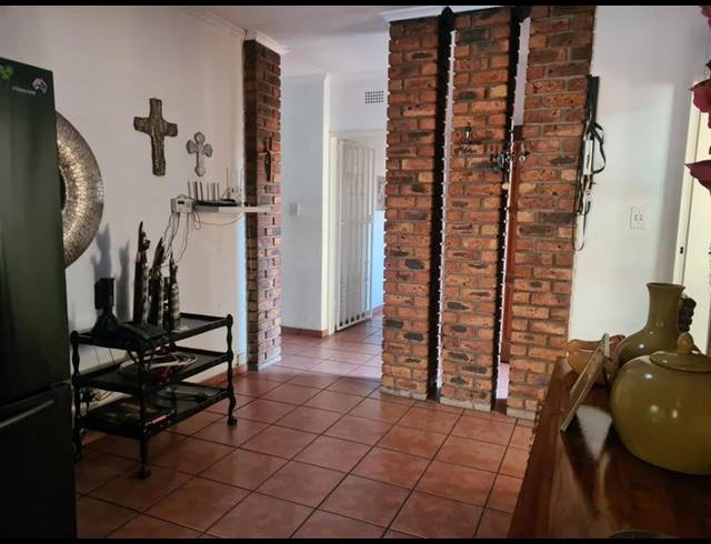 5 BEDROOM HOUSE FOR SALE IN DALPARK EXT 1